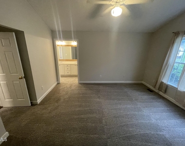 221 Alberbury Commons Court - Photo Thumbnail 9