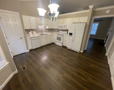 221 Alberbury Commons Court - Photo Thumbnail 6