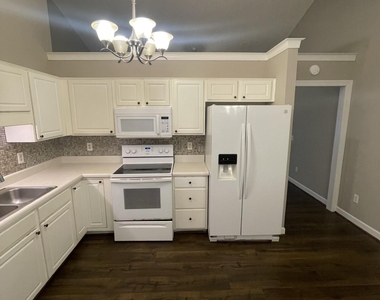 221 Alberbury Commons Court - Photo Thumbnail 7