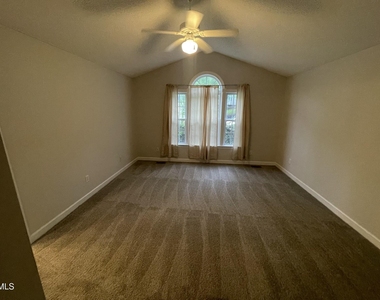 221 Alberbury Commons Court - Photo Thumbnail 8