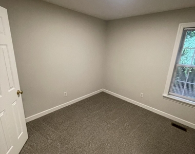 221 Alberbury Commons Court - Photo Thumbnail 12