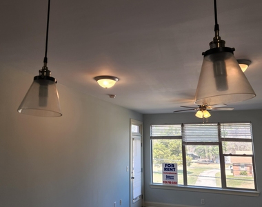 4021 Blackstone Drive - Photo Thumbnail 24