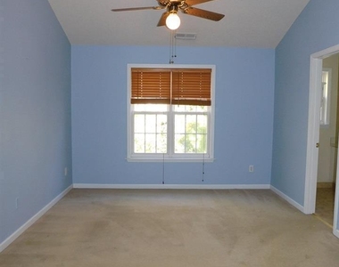 2008 Metacomet Way - Photo Thumbnail 13
