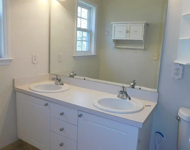 2008 Metacomet Way - Photo Thumbnail 15
