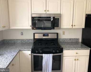 2306 Cold Meadow Way - Photo Thumbnail 9