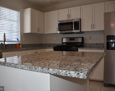 2306 Cold Meadow Way - Photo Thumbnail 20
