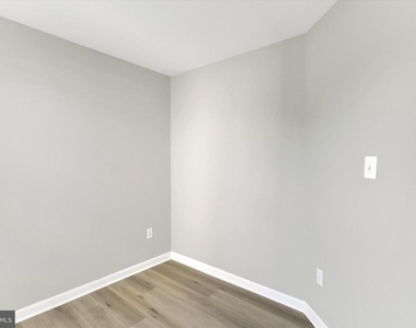 9411 Royal Bonnet Terrace - Photo Thumbnail 33