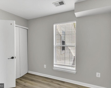 9411 Royal Bonnet Terrace - Photo Thumbnail 29