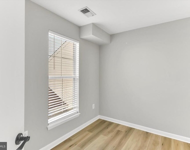 9411 Royal Bonnet Terrace - Photo Thumbnail 28