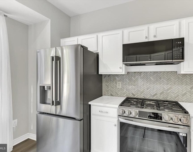 9411 Royal Bonnet Terrace - Photo Thumbnail 18