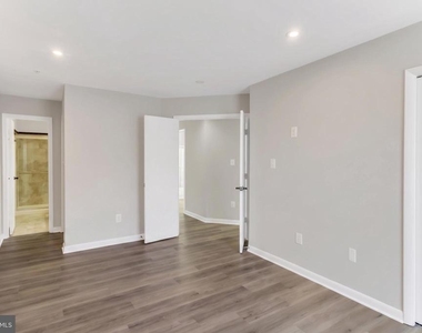 9411 Royal Bonnet Terrace - Photo Thumbnail 21