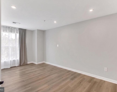 9411 Royal Bonnet Terrace - Photo Thumbnail 22
