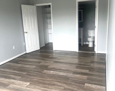 8830 Piney Branch Road - Photo Thumbnail 4