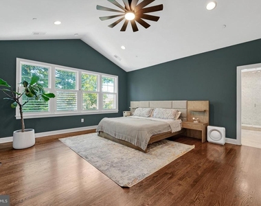 7602 Holiday Terrace - Photo Thumbnail 14