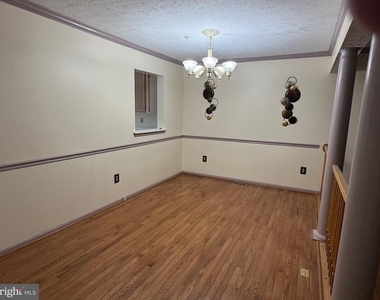 9324 Daly Court - Photo Thumbnail 11