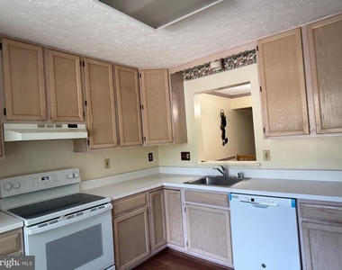 9324 Daly Court - Photo Thumbnail 15