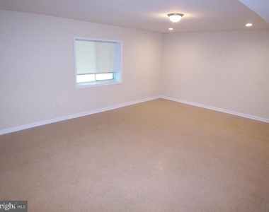 1609 Honeysuckle Drive - Photo Thumbnail 24
