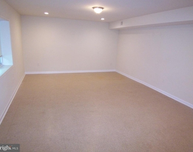 1609 Honeysuckle Drive - Photo Thumbnail 25