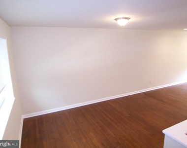 1609 Honeysuckle Drive - Photo Thumbnail 14