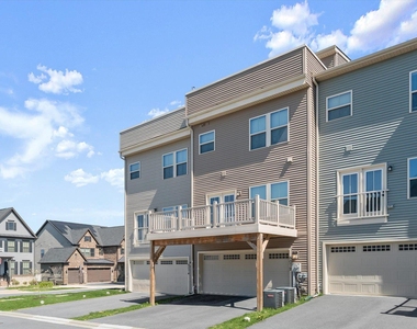6072 Fallfish Court - Photo Thumbnail 3