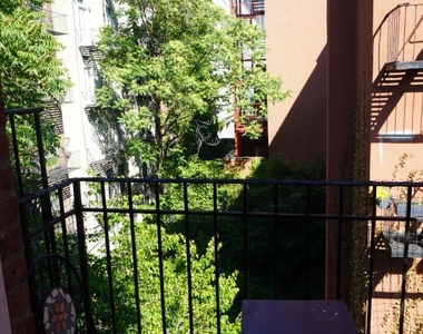 10th Avenue / 49th Street - Photo Thumbnail 9