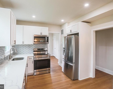 6512 Golden Ring Road - Photo Thumbnail 5