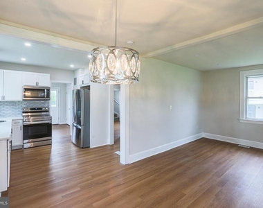 6512 Golden Ring Road - Photo Thumbnail 4