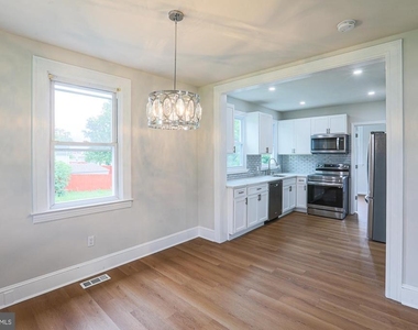6512 Golden Ring Road - Photo Thumbnail 16