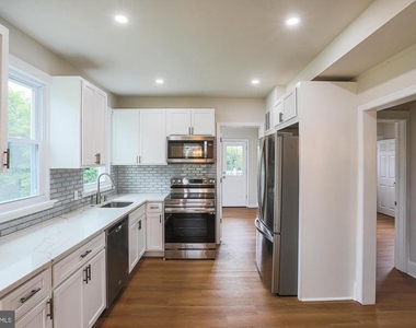 6512 Golden Ring Road - Photo Thumbnail 7