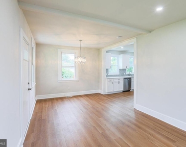 6512 Golden Ring Road - Photo Thumbnail 15