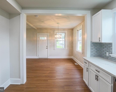 6512 Golden Ring Road - Photo Thumbnail 10