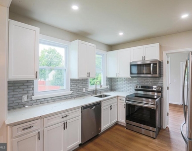 6512 Golden Ring Road - Photo Thumbnail 6