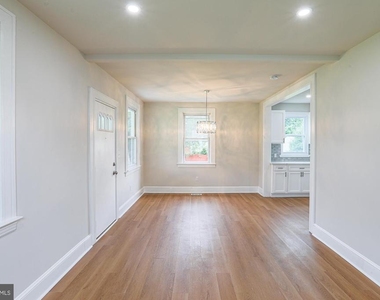 6512 Golden Ring Road - Photo Thumbnail 14