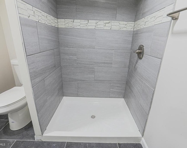 6512 Golden Ring Road - Photo Thumbnail 32