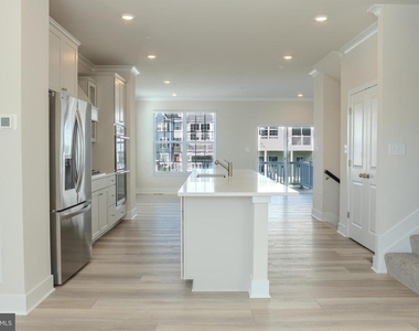 1807 Smith Island Rd - Photo Thumbnail 3