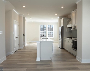1807 Smith Island Rd - Photo Thumbnail 2