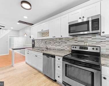 1629 N Wolfe Street - Photo Thumbnail 11