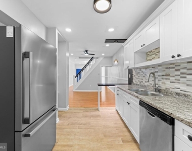 1629 N Wolfe Street - Photo Thumbnail 12