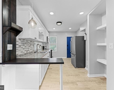 1629 N Wolfe Street - Photo Thumbnail 9