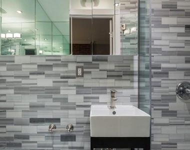 434 West 52nd Street - Photo Thumbnail 3