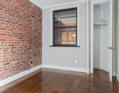 434 West 52nd Street - Photo Thumbnail 2