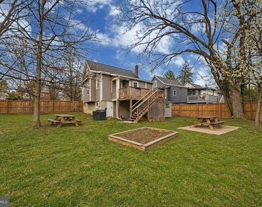 303 E Melrose Avenue - Photo Thumbnail 1