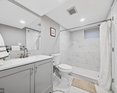 303 E Melrose Avenue - Photo Thumbnail 12