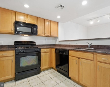 414 Water Street - Photo Thumbnail 6