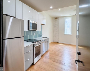 101 Trenton Street E - Photo Thumbnail 1