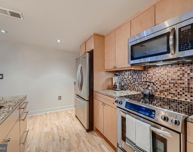 850 Aliceanna Street - Photo Thumbnail 12