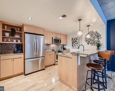 850 Aliceanna Street - Photo Thumbnail 9