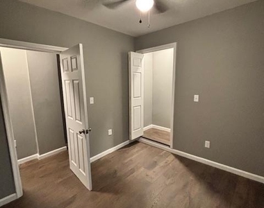 537 N Mechanic Street - Photo Thumbnail 9