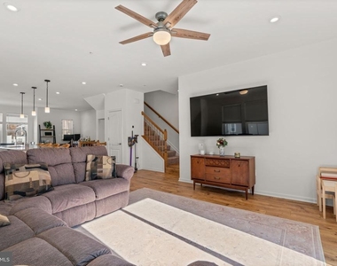 1605 Aster Lane - Photo Thumbnail 6