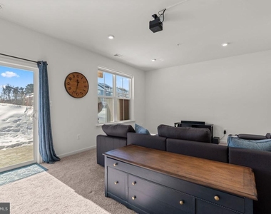 1605 Aster Lane - Photo Thumbnail 33